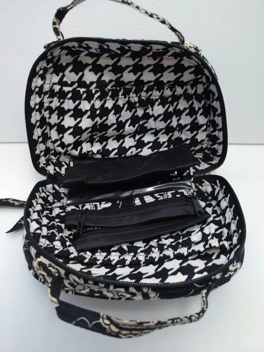 Vera Bradley Jewelry & Cosmetic Travel Bag Black Gray & White Handles FLAWS